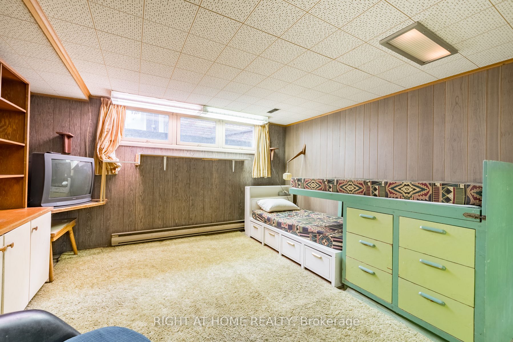 8 Sunset Dr