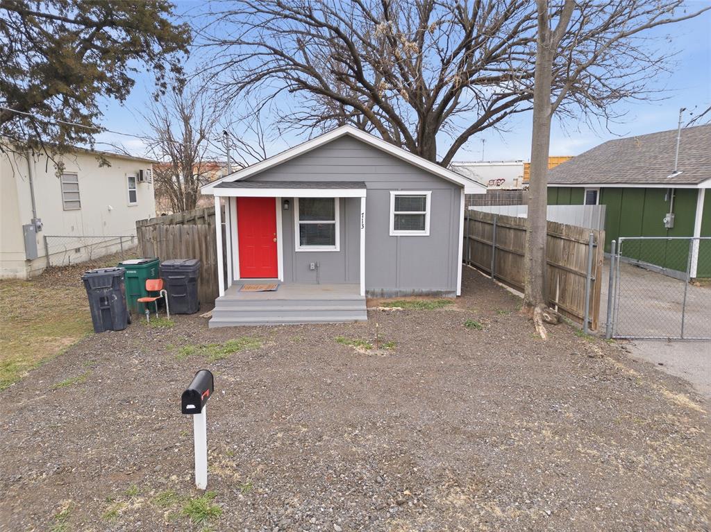 Come see this fully remodeled 2 bed 1 bathroom home in the heart of Oklahoma City. Just minutes from Bricktown, Tinker Air Force Base, OU Medical and the wheeler District. This home is full of natural light and beautiful finishes. Great size backyard with plenty of room for gatherings and playing with the family. Book your showing today!