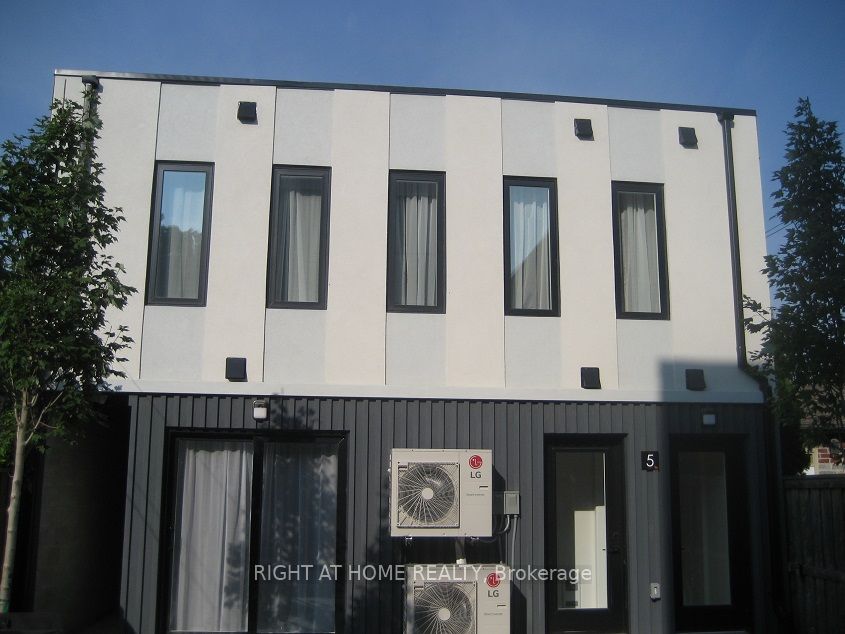 12 Batavia Ave