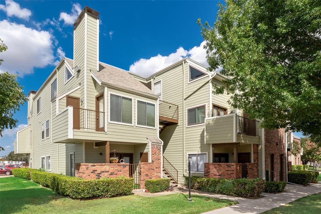Ideally located 1-1 condo in sought-after University Park Condominiums. Check out the roomy floor plan with large bedroom with large closet. The unit includes the fridge & washer-dryer! The unit has been well maintained with several recent updates including flooring, painting, and lighting. The condo is priced perfectly for someone ready put their own personal touches on it. The complex is undergoing updates with major improvements including siding, painting, landscaping, etc. The gated & fenced grounds are well-lit at night providing a peaceful environment. The pool is beautiful and open year-round for usage of the hot-tub and grills. Perhaps the best amenity for the complex is it's proximity to the museums, UNTHSC, and the 7th Street shopping and nightlife.