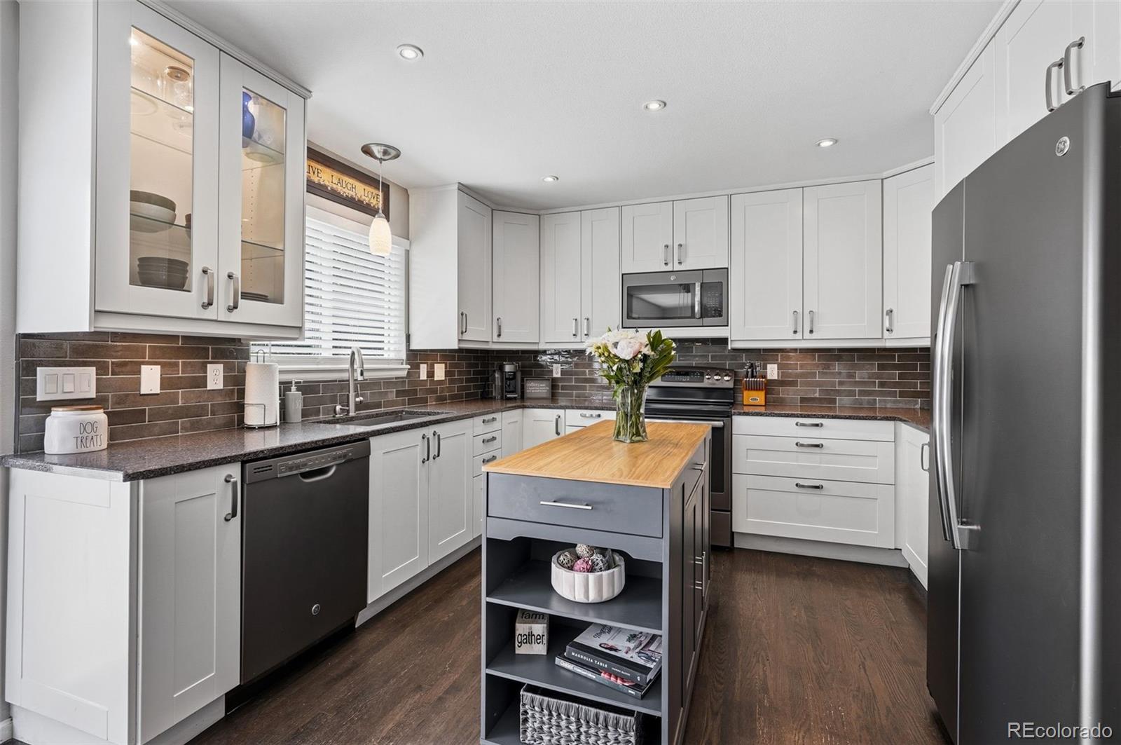 9577 High Cliffe Street
