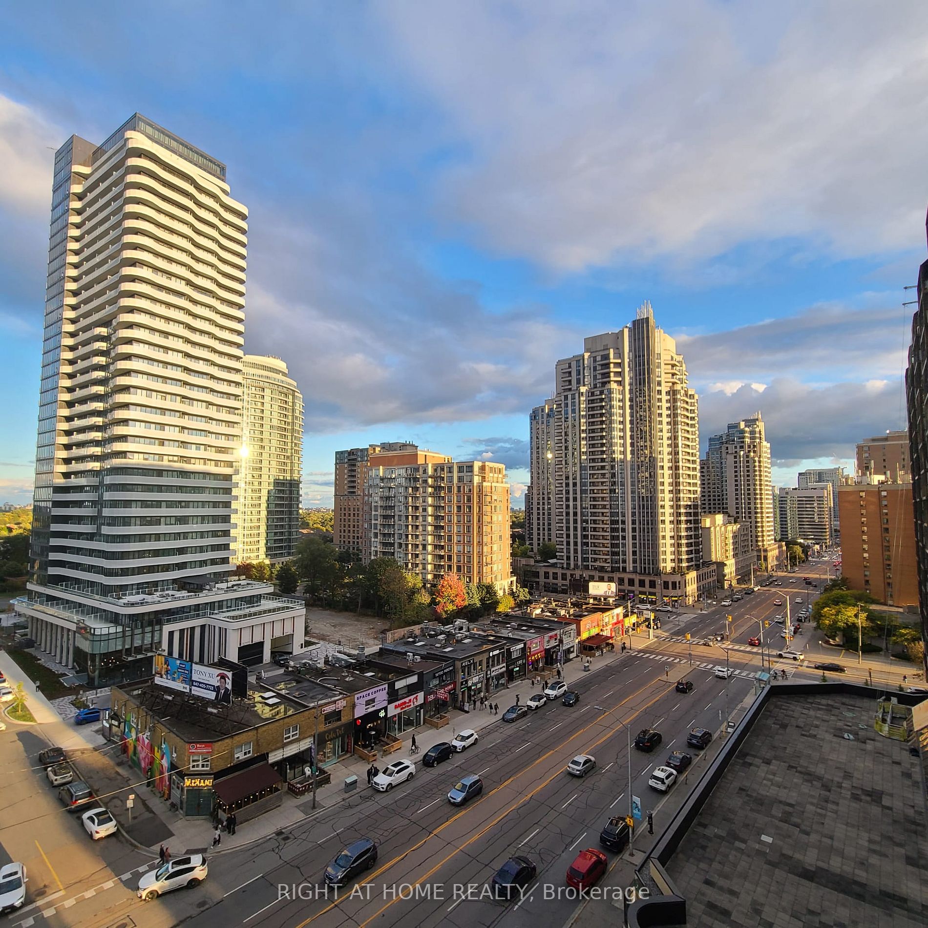 5500 Yonge St 1002