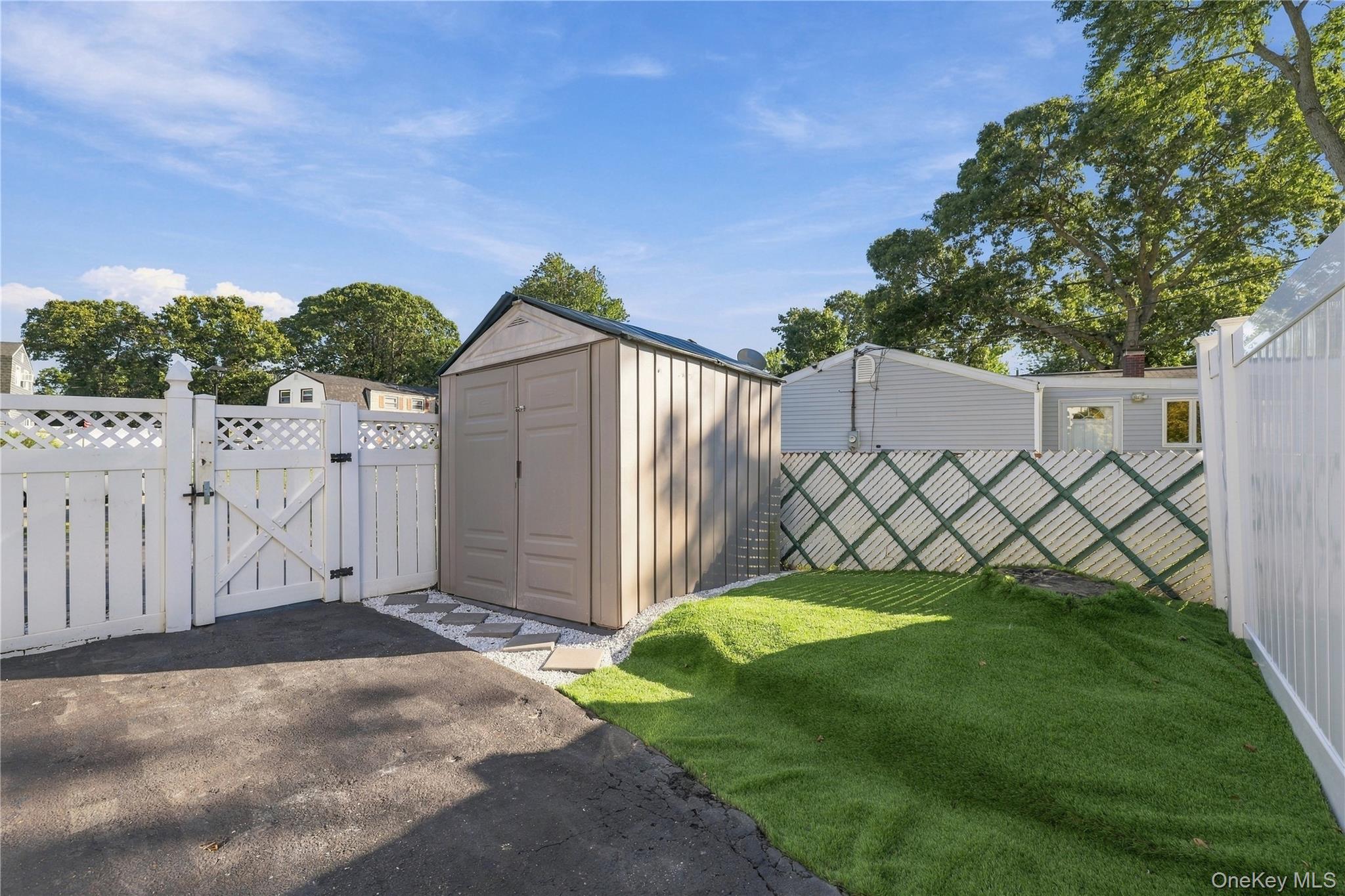 16 Imperial Drive