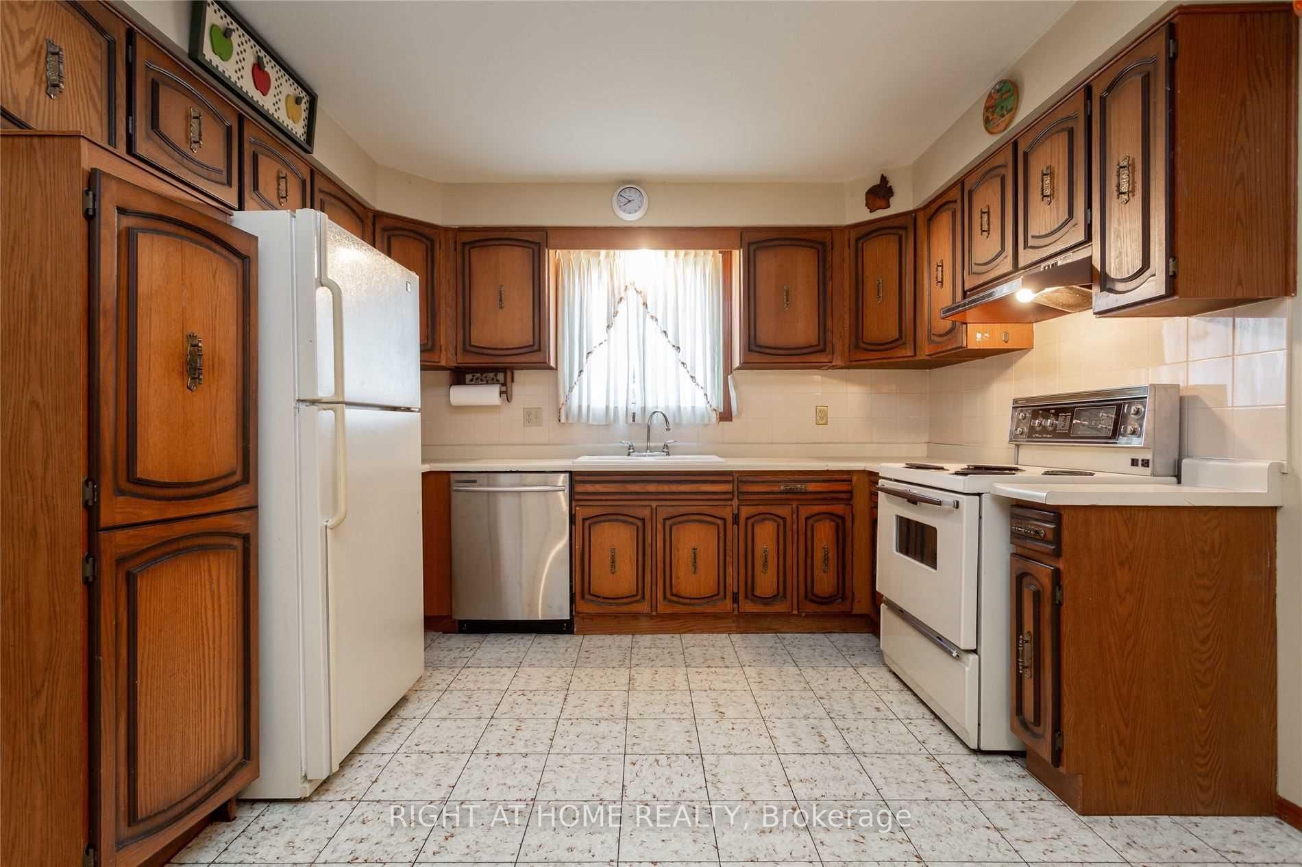 39 Carpenter Ave