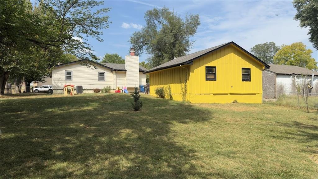 327 E Longfellow Street