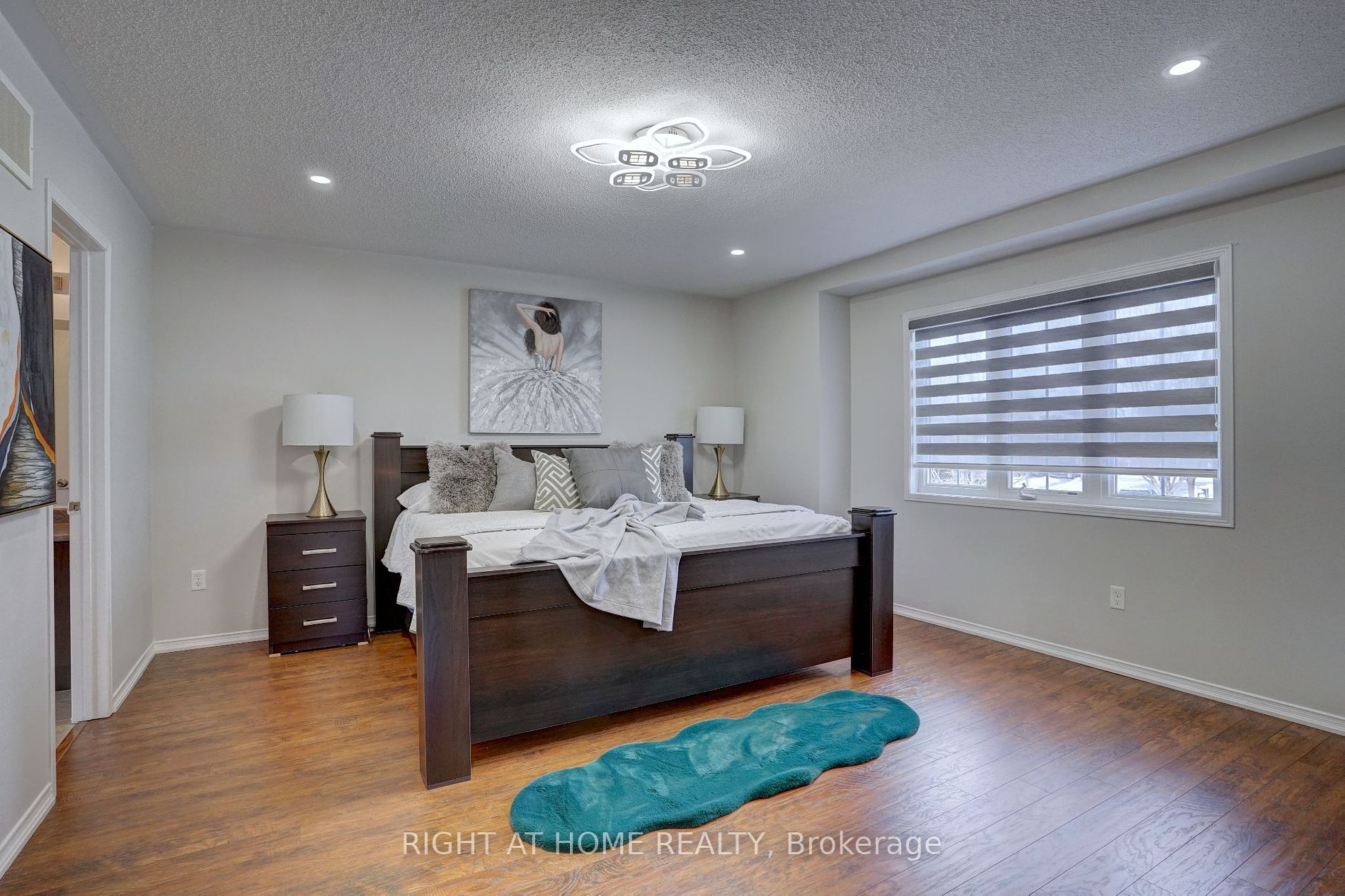 1087 Beneford Rd