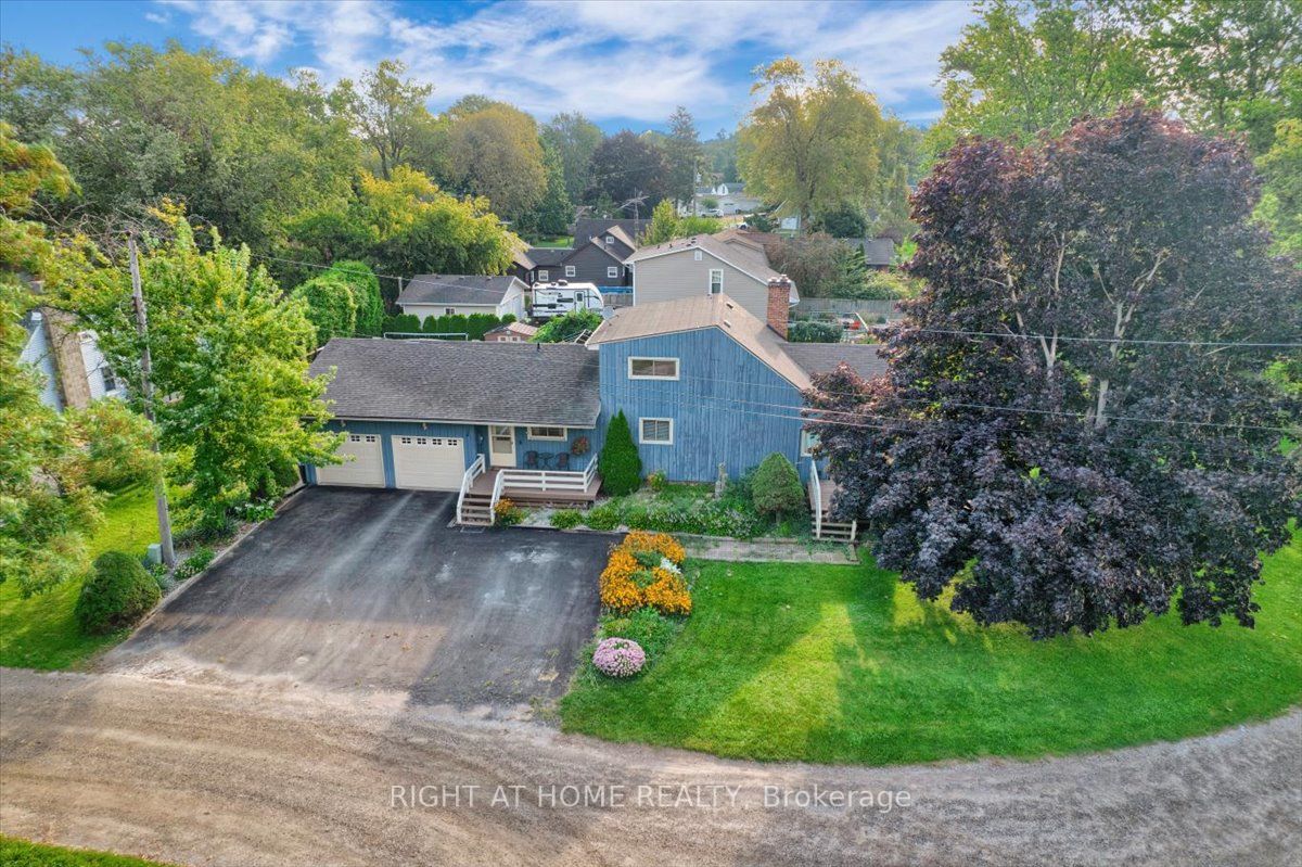 284 Lake St