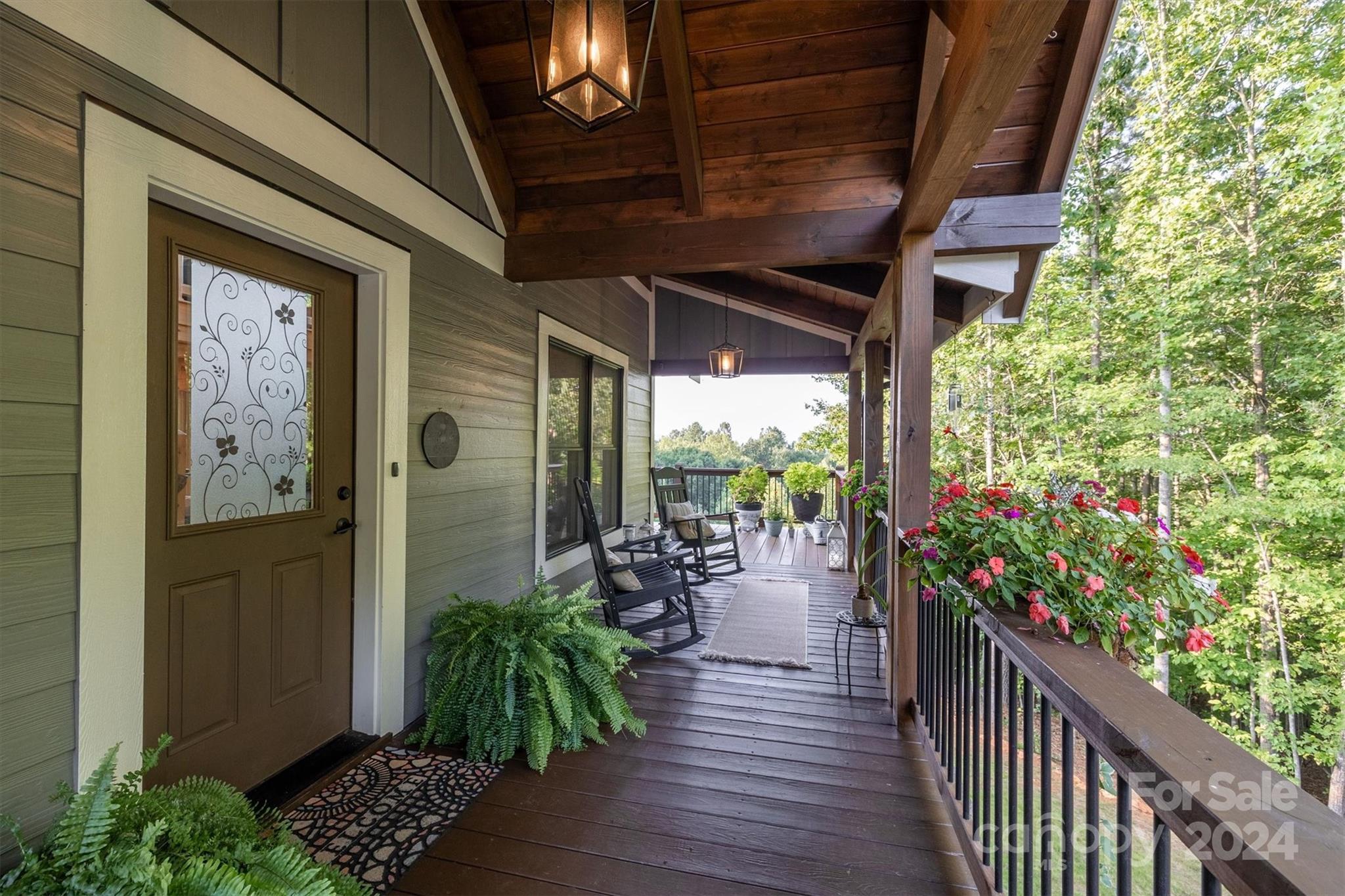 210 Grandview Loop