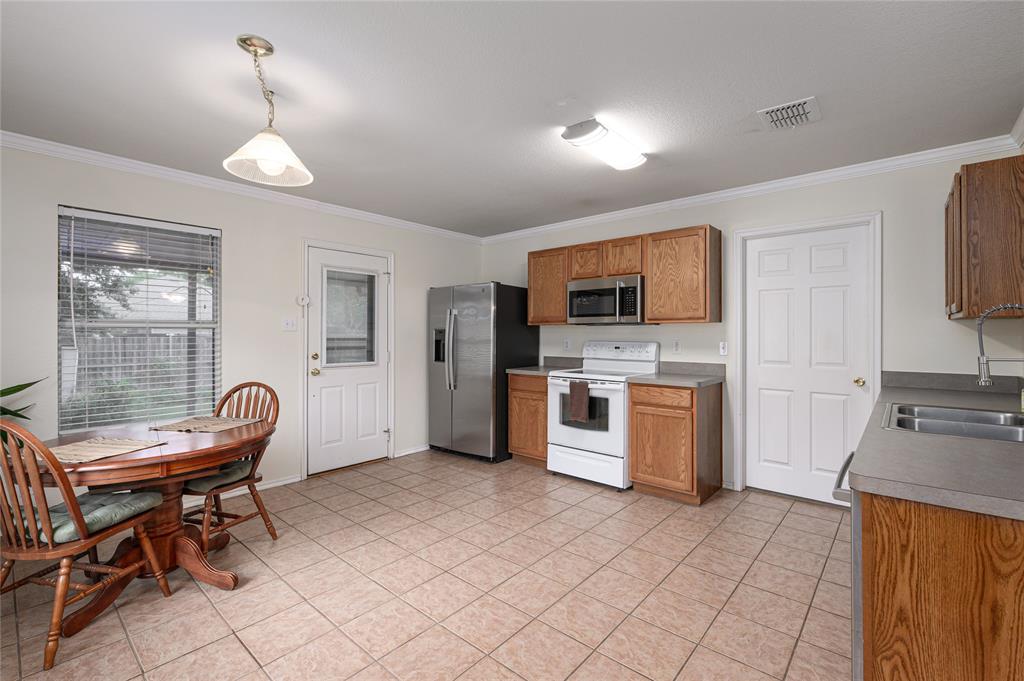 2900 Bluffs Court