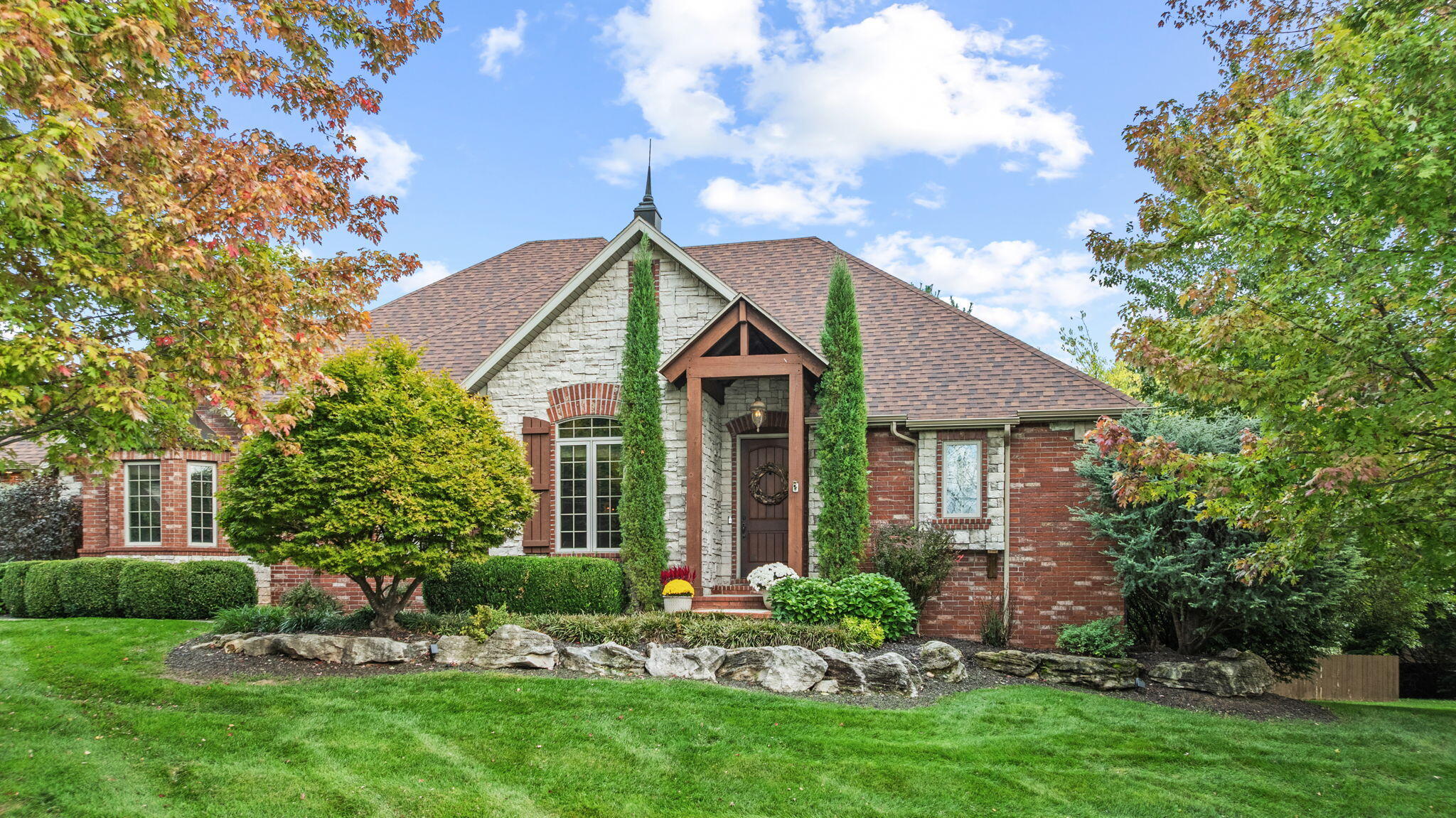 3094 W Cedarbluff Drive