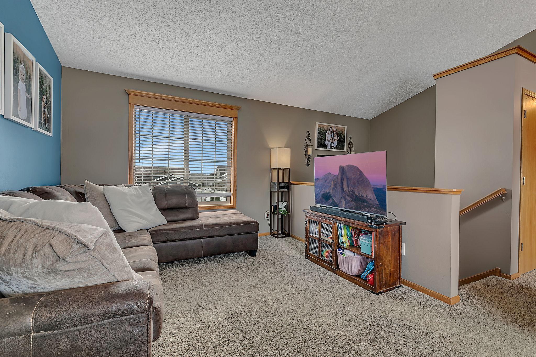 1525 Park View Lane NE