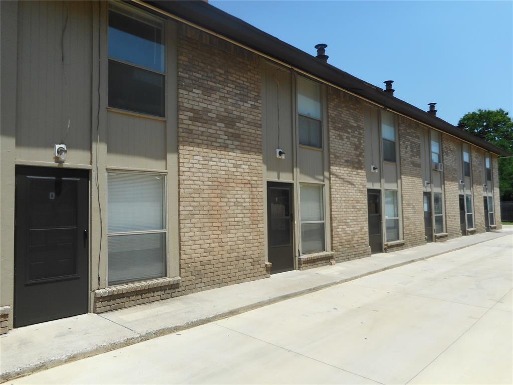 Awesome 1 bedroom loft apartment on 23rd St. in NW Oklahoma City, within an easy drive to Bricktown, State Capitol, and I-235.Has refrigerator, range, and disposal. The living room is downstairs and the bedroom is upstairs. This unit has a small patio out back.Pets Welcome (2 PET LIMIT):1 Pet - $300 Deposit + $25/month Pet Rent2 Pet - $400 Deposit + $40/month Pet Rent