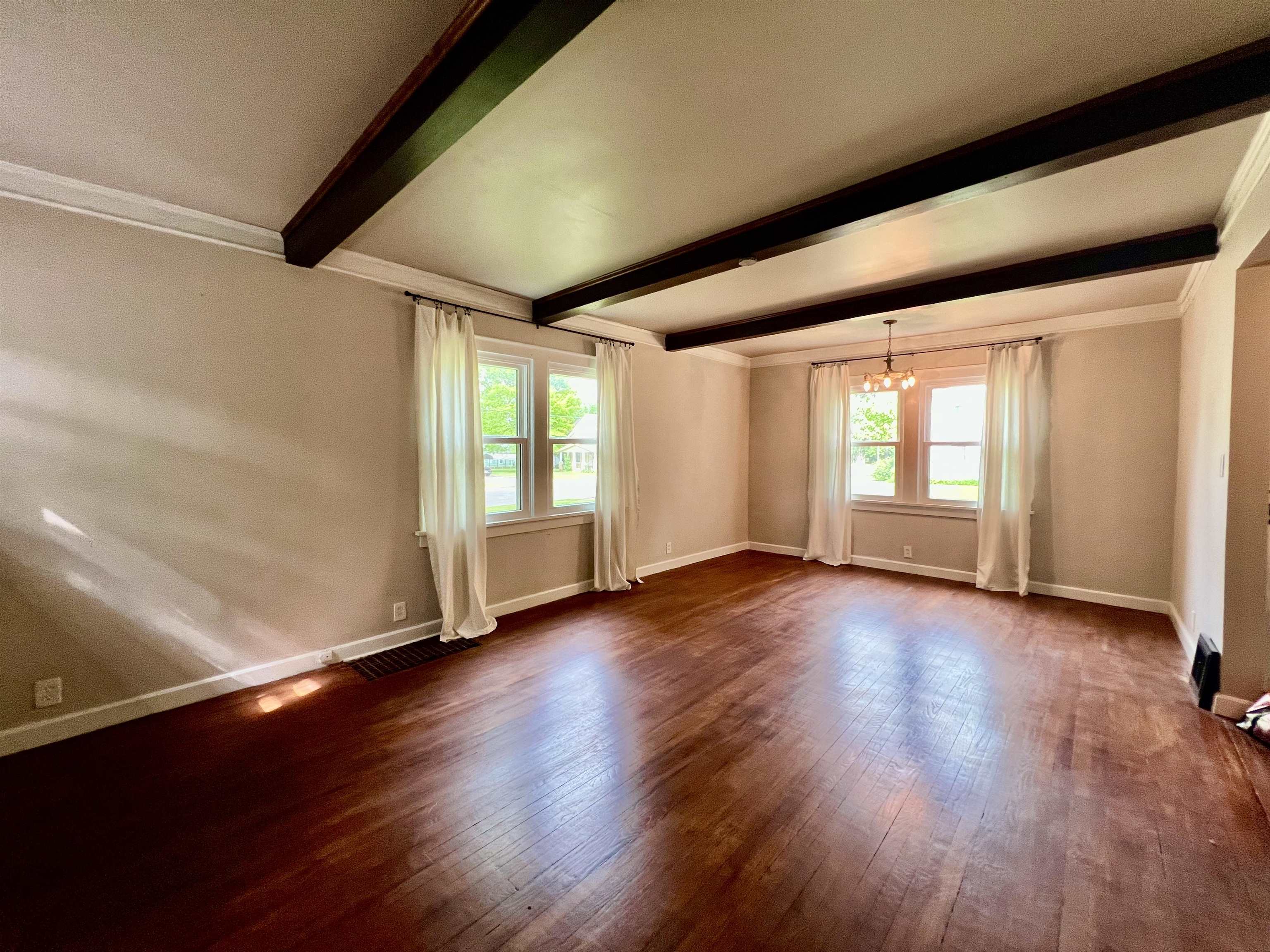 1103 Mansfield