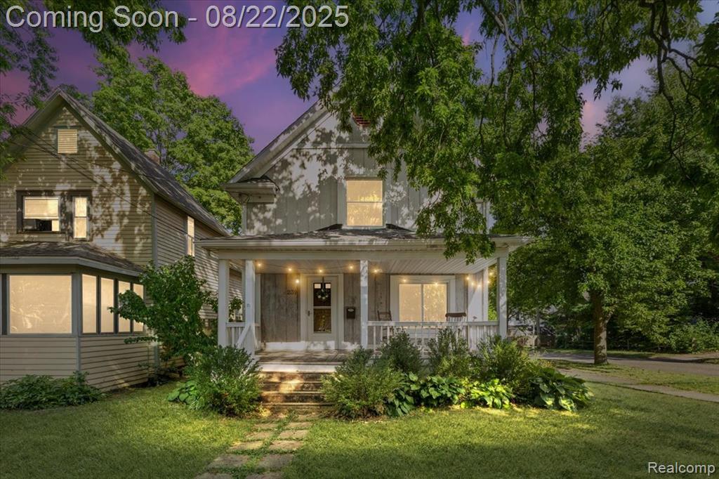 Tucked away in a quiet neighborhood just blocks from local restaurants and bars, this charming home offers the perfect blend of comfort and convenience. Enjoy beautiful hardwood floors throughout, and start or end your day on the private balcony—ideal for morning coffee or evening drinks. Located just 1.5 miles from campus, it's an ideal spot for both relaxation and easy access to everything you need.