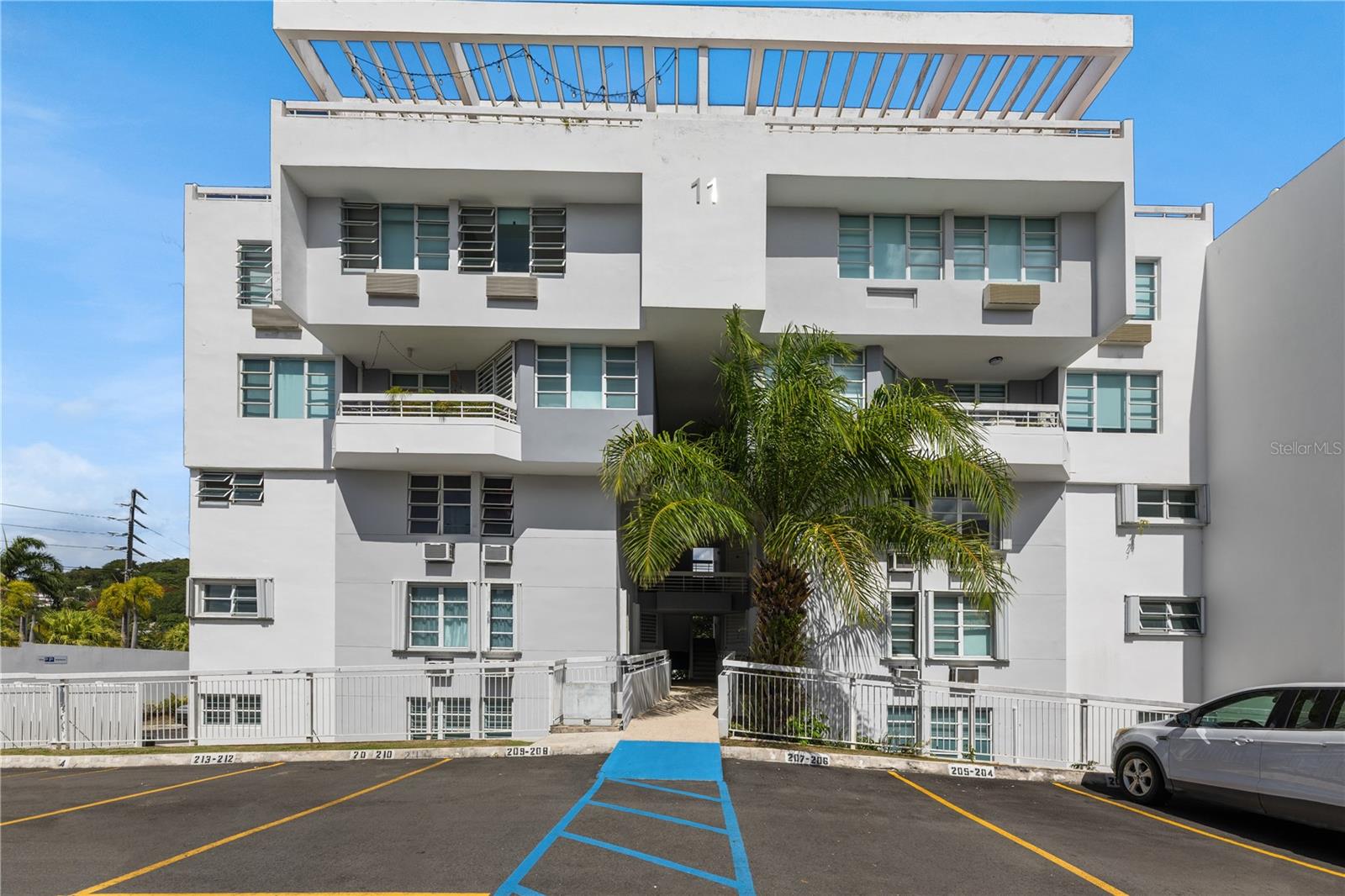 1105 Ave Juan Carlos De Borbon 1105
