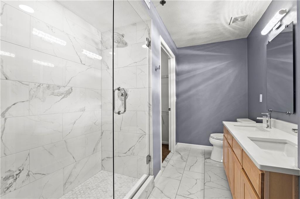 8000 N Drury Avenue 1B