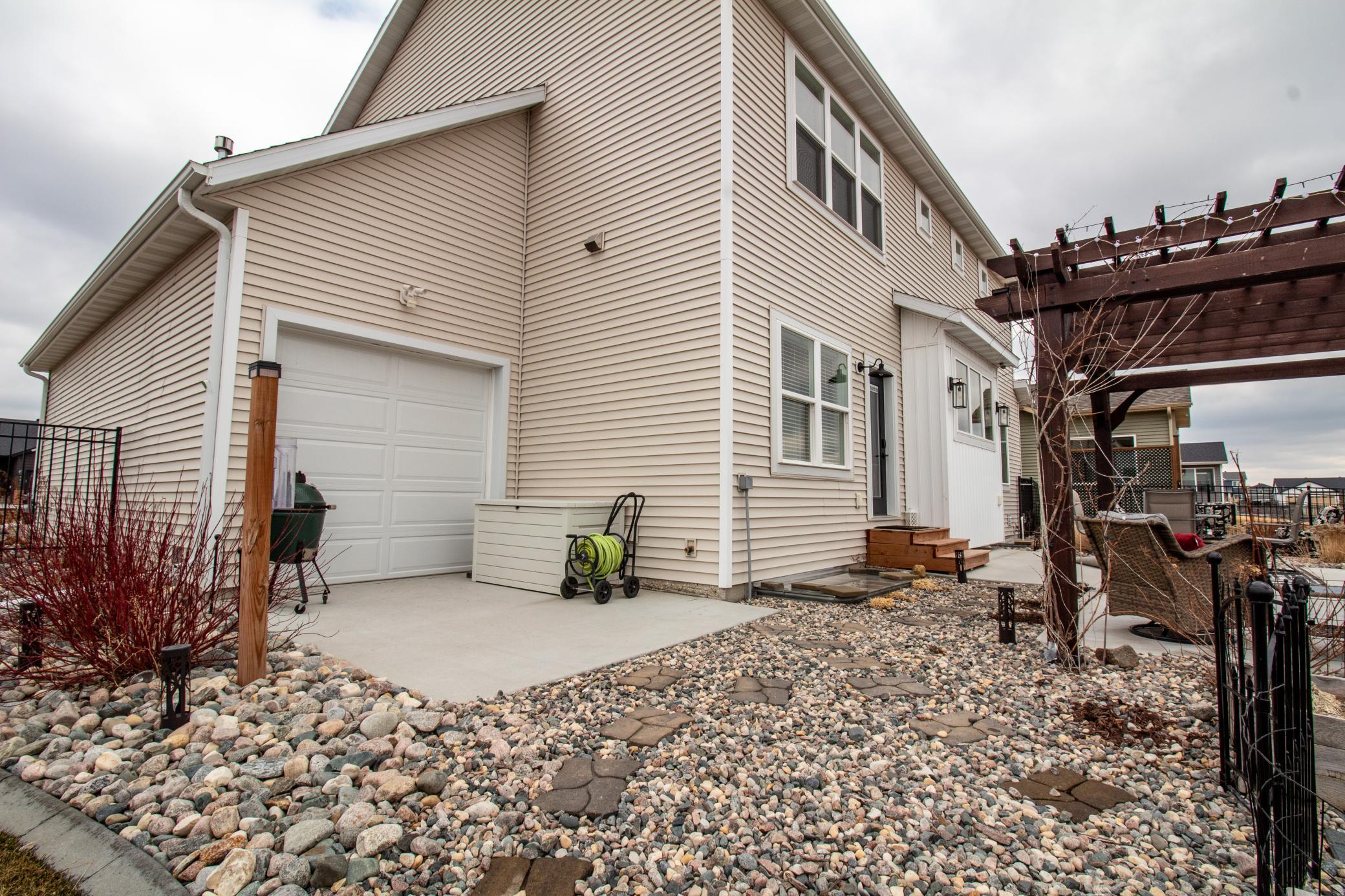 8825 Meadowlark Parkway