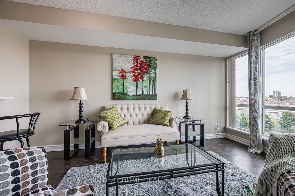 18 Lee Centre Dr 501