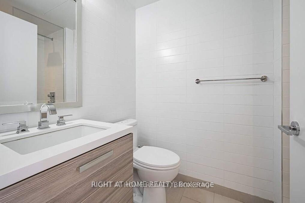 224 W King St 1505