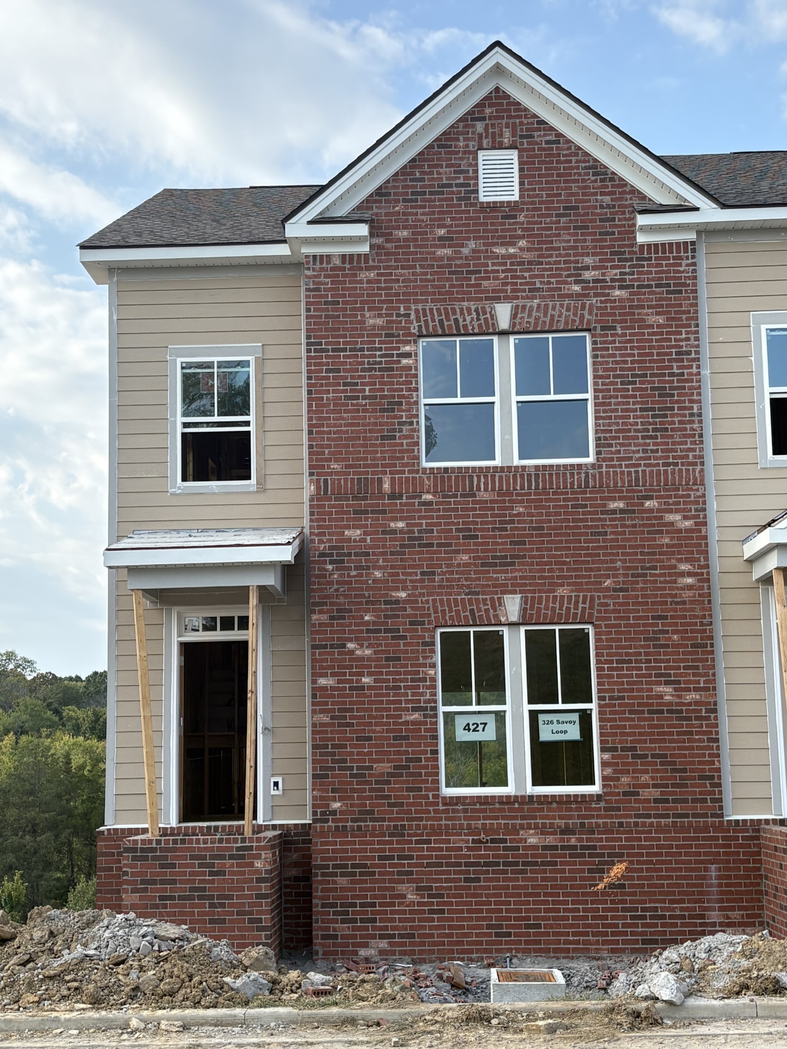 326 Savoy Loop — sold