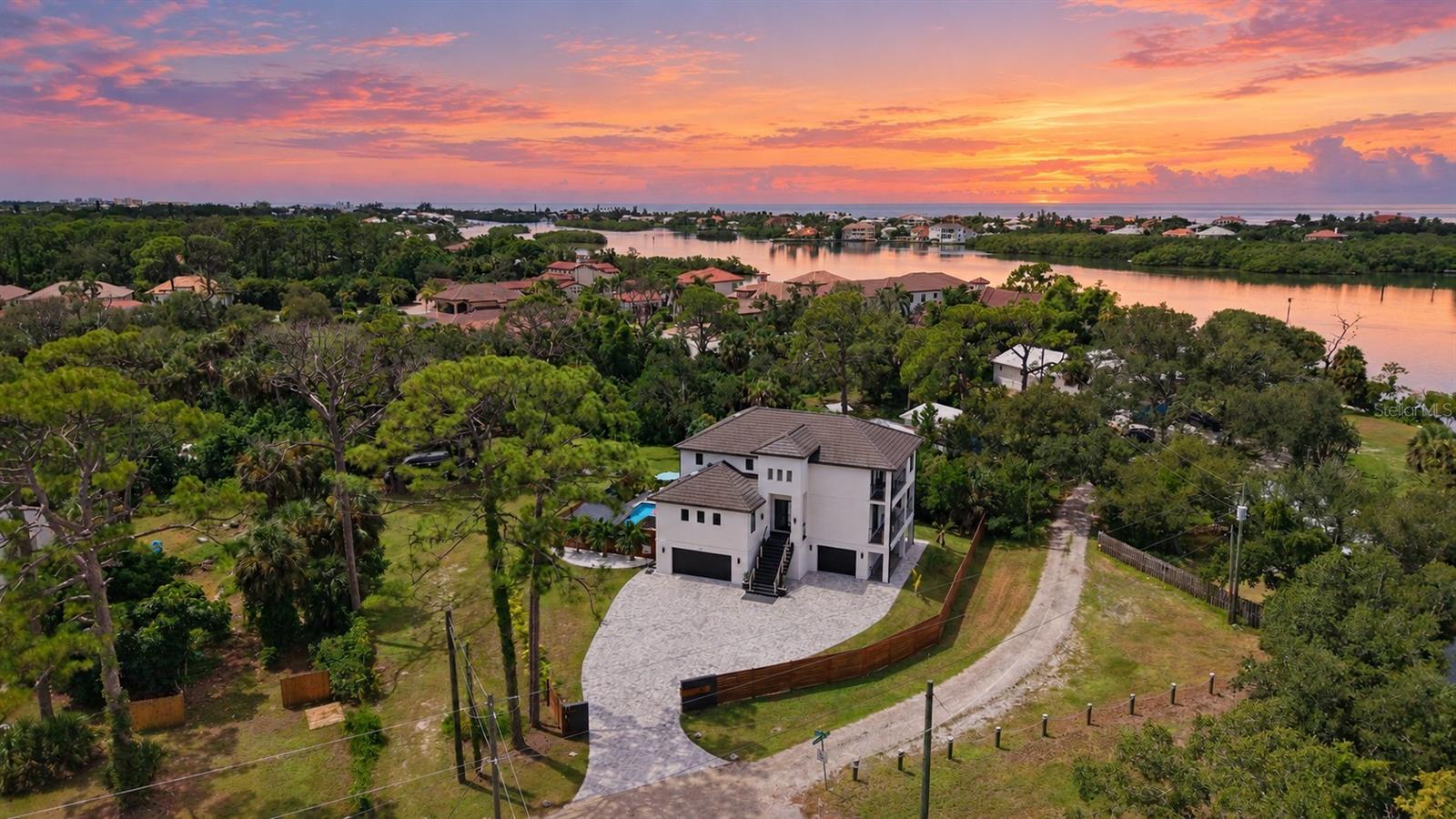327 Roberts Road, Nokomis, FL