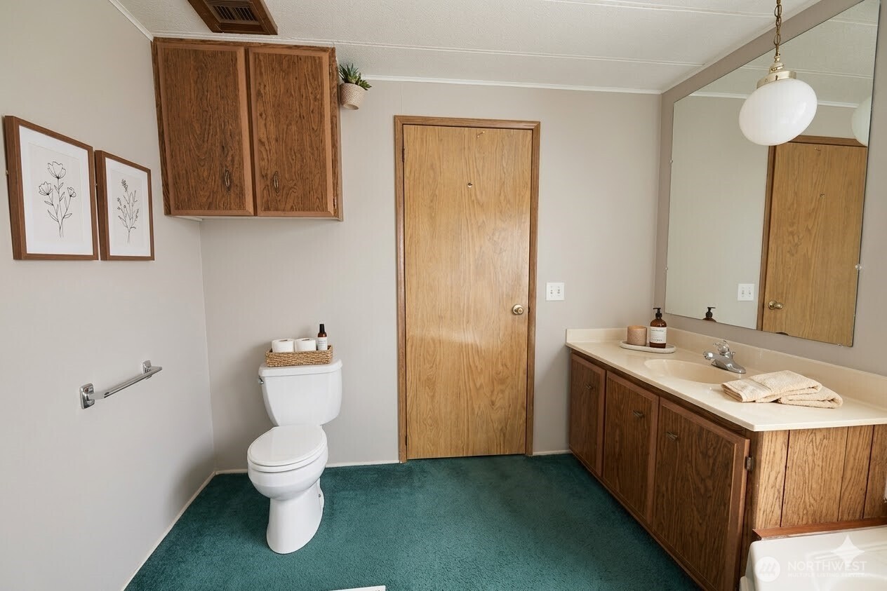 1200 Lincohn Street 301