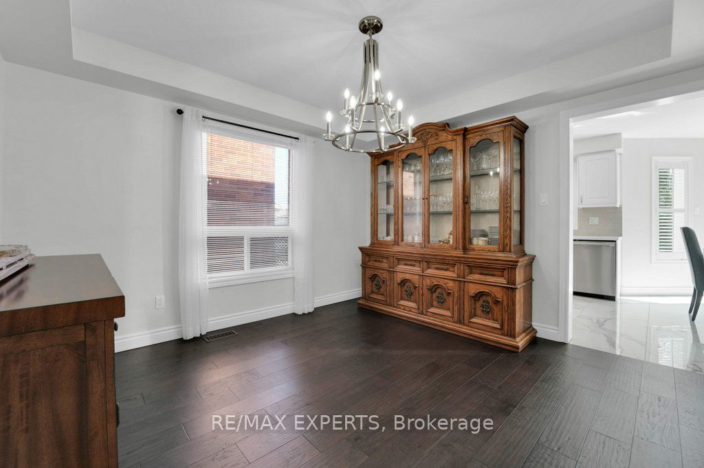 10 Esposito Dr