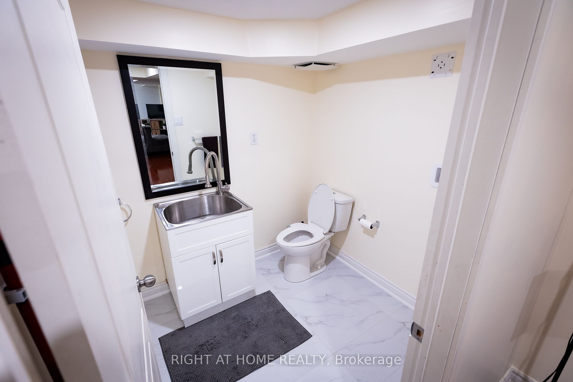 2077 Golden Orchard Tr