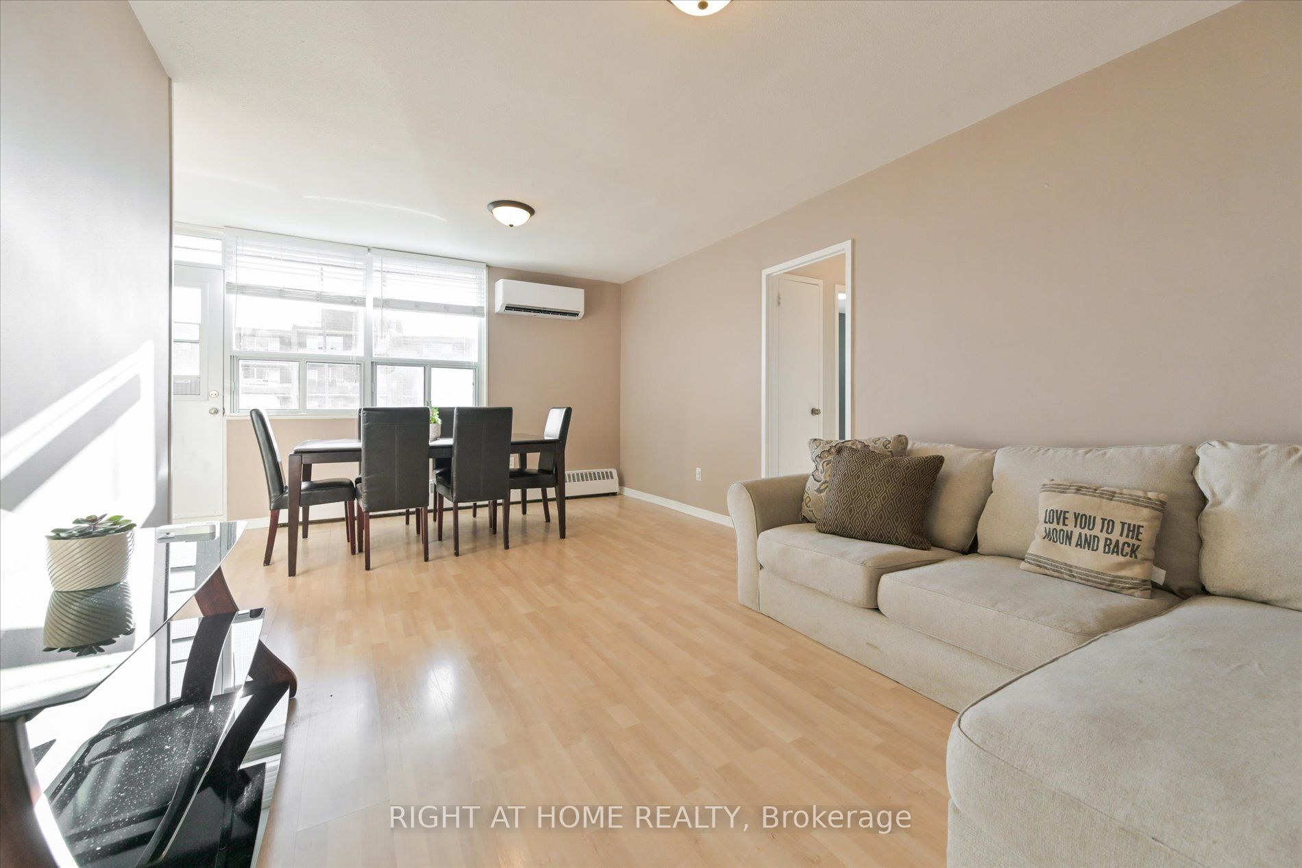 3105 Queen Frederica Dr 905