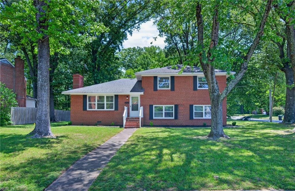 2 Larchmont Crescent