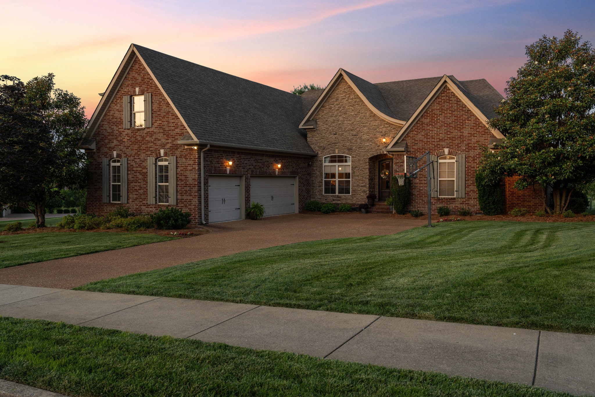 104 N Scarbrough Ct