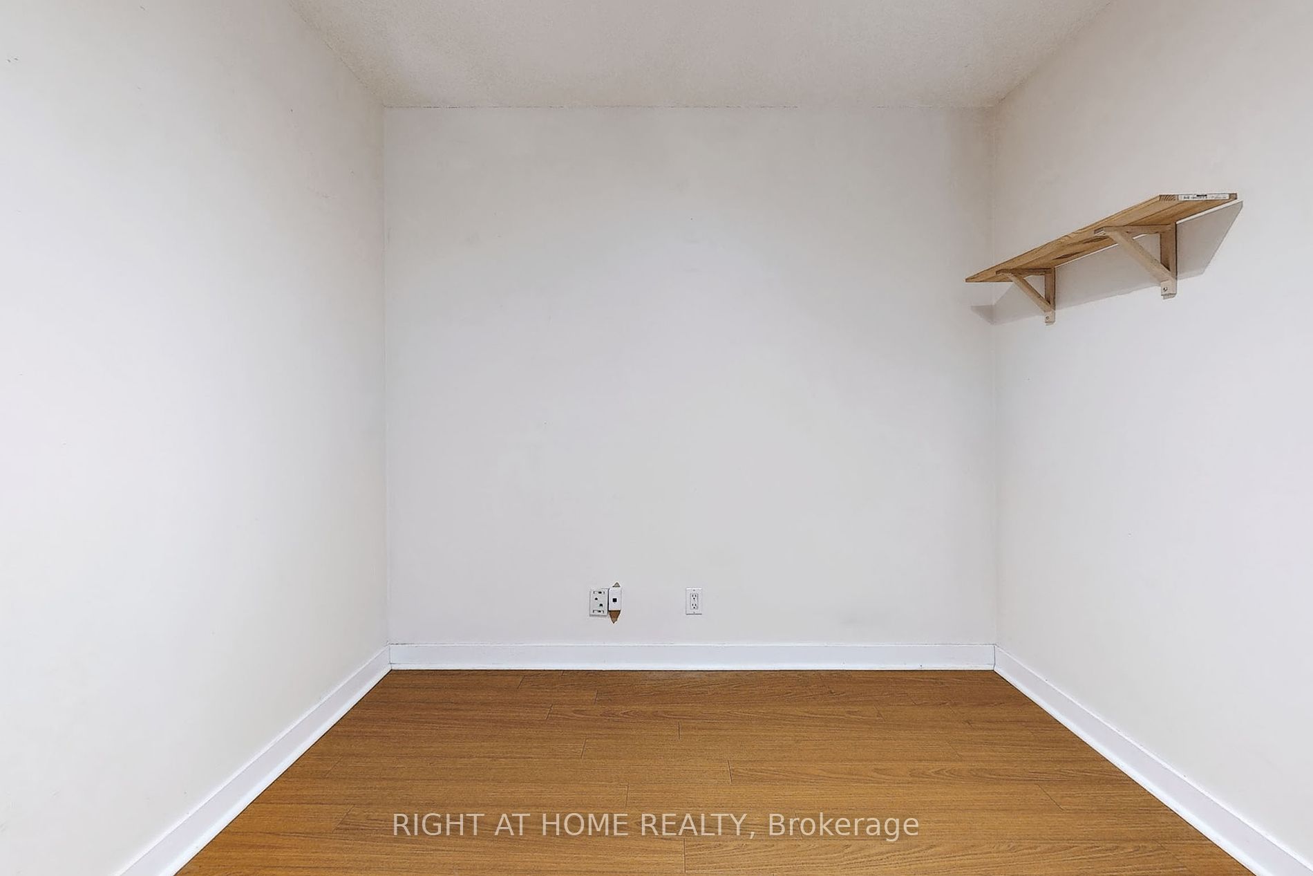 373 W Front St 2808