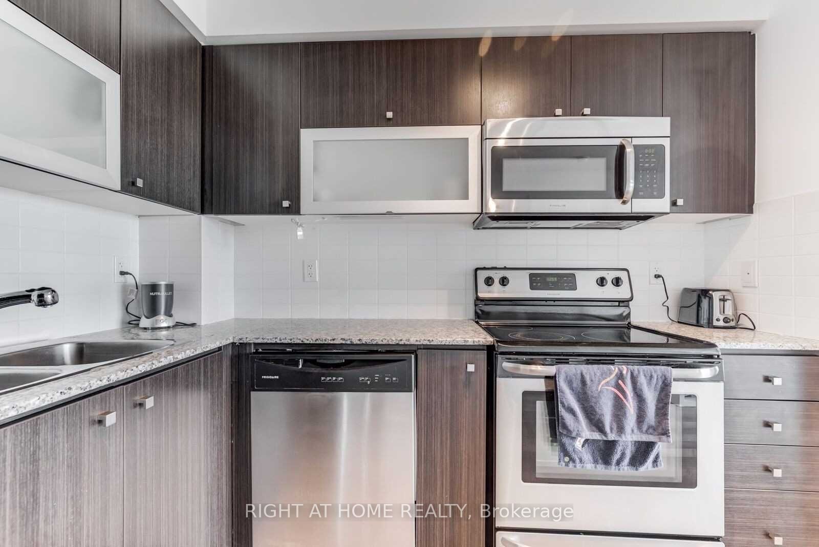 2015 E Sheppard Ave 3501