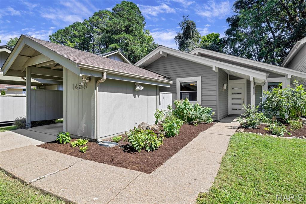 1458 Pine Row Court
