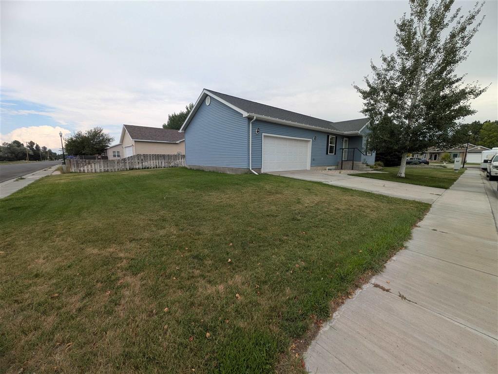 691 Oakwood Dr