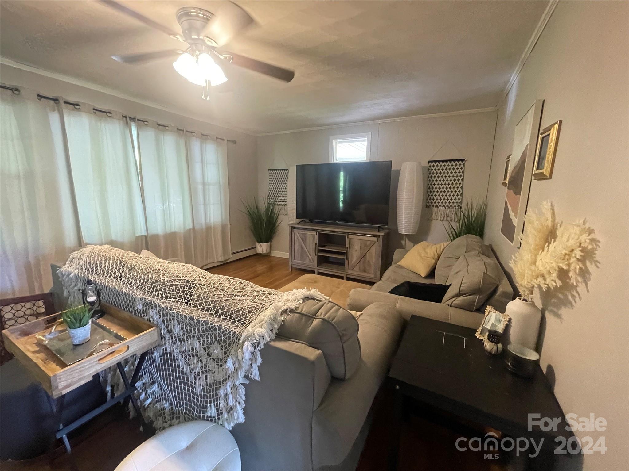 2579 Andrews Circle