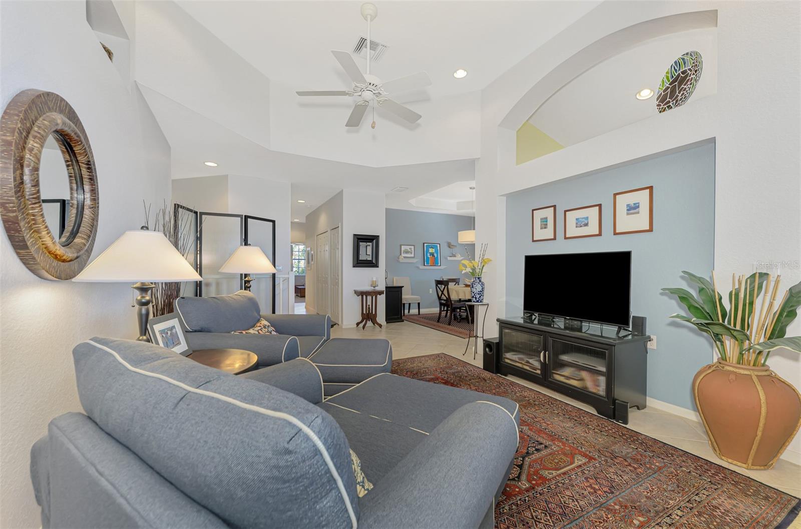 4628 Club Drive H201