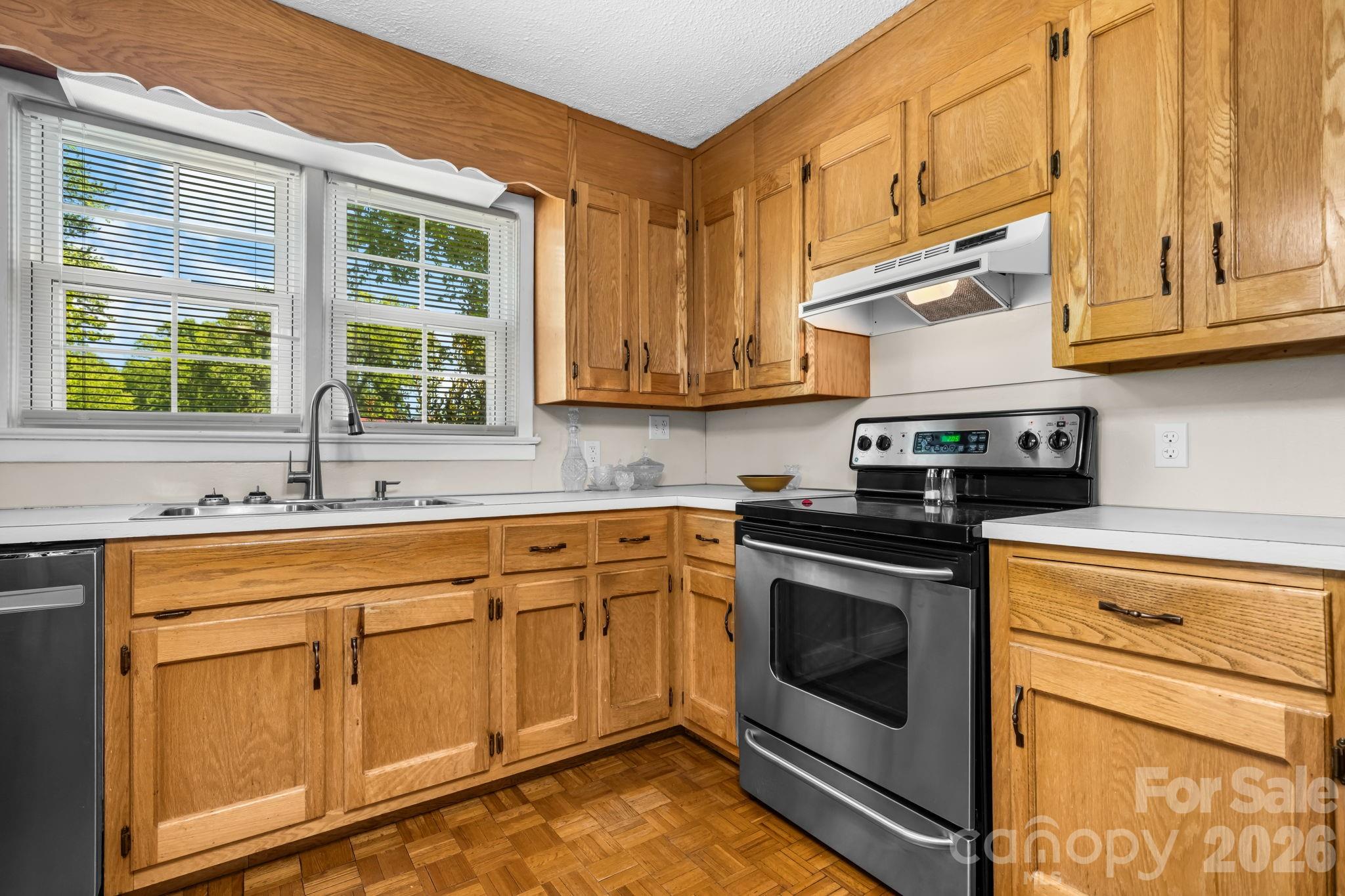 406 Swanson Drive SW