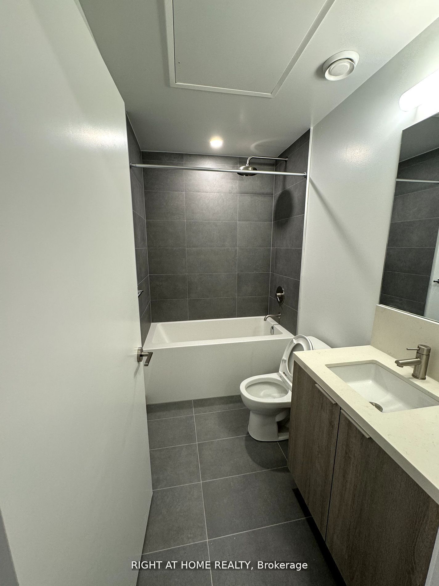 2020 Bathurst St 320