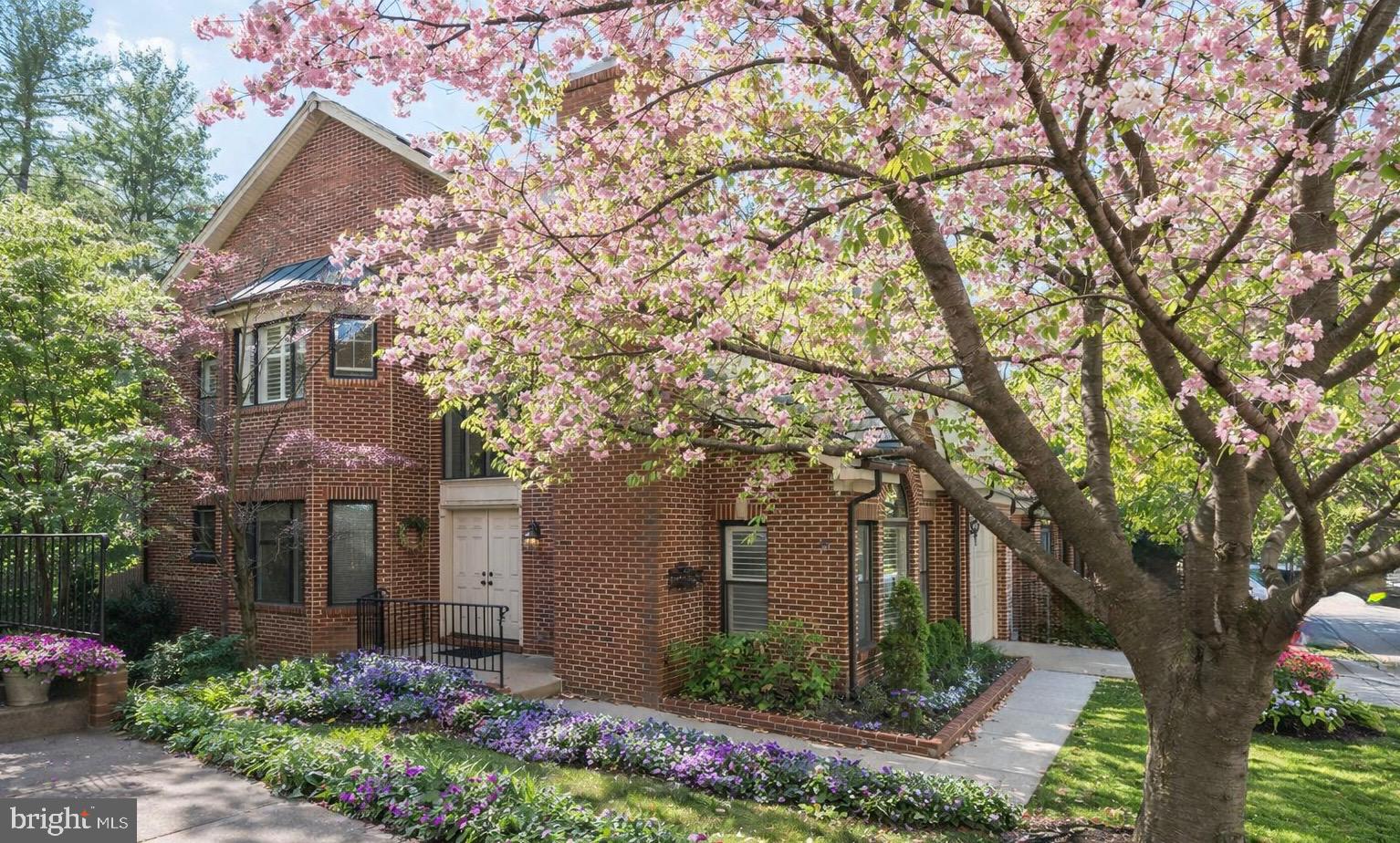 1456 Hampton Hill Circle