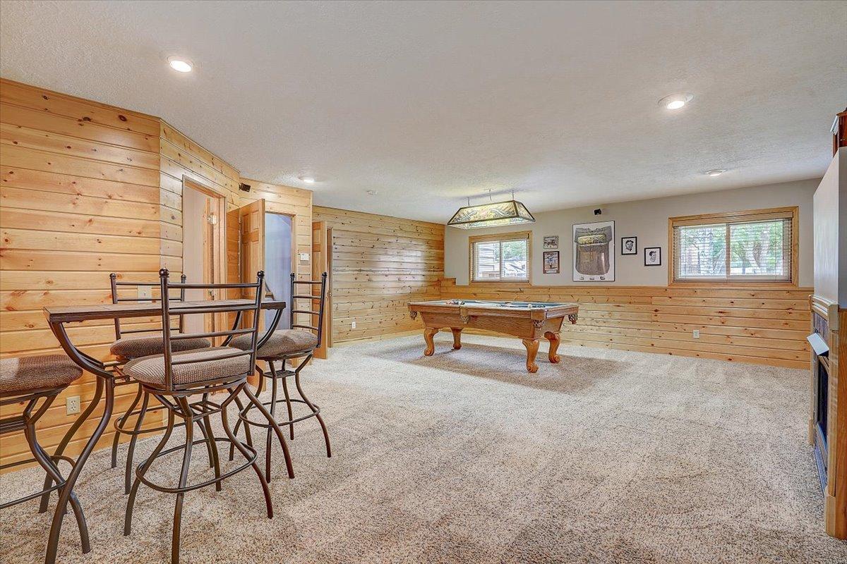 11211 Virginia Avenue N