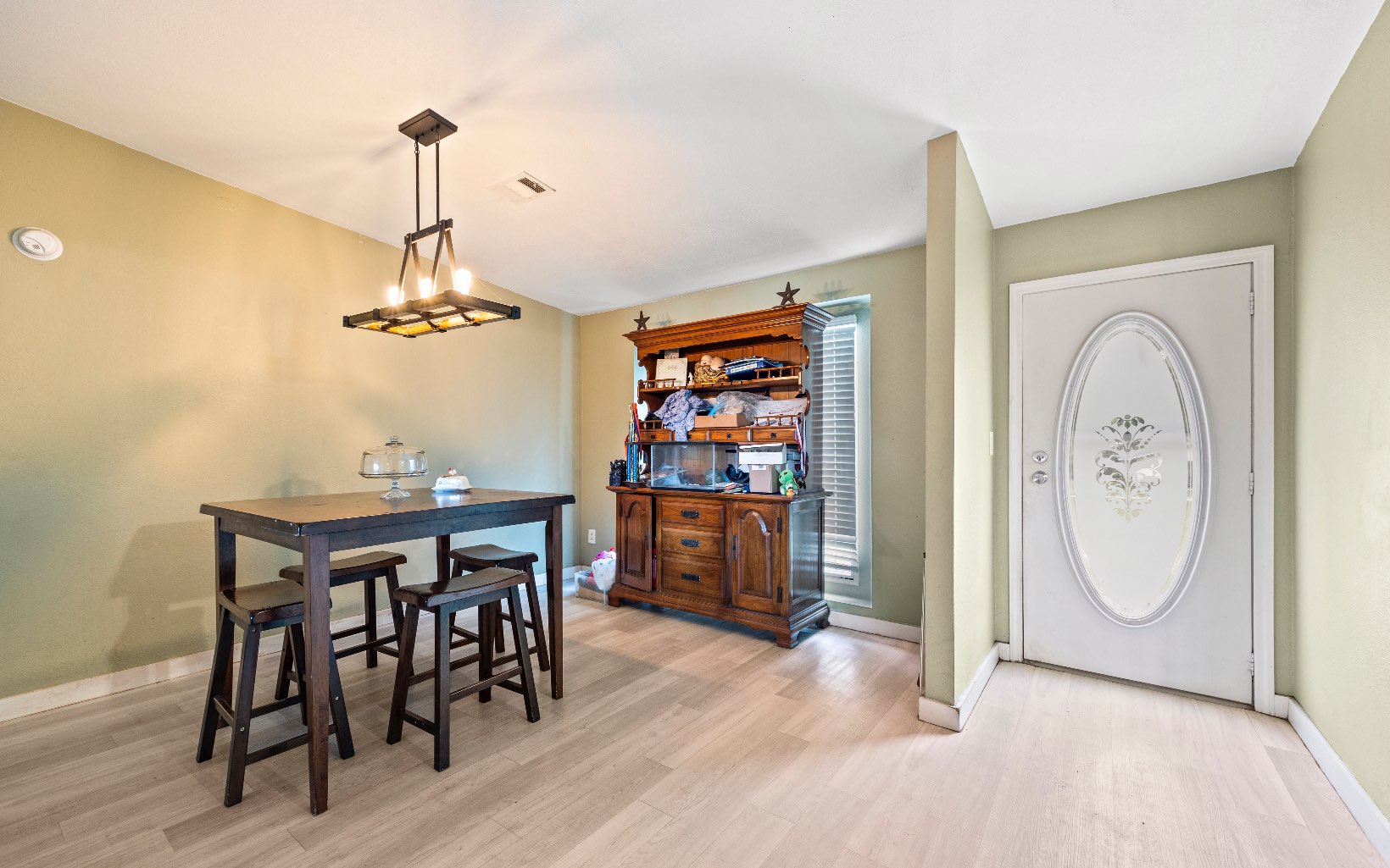 605 NE Governor Ave.