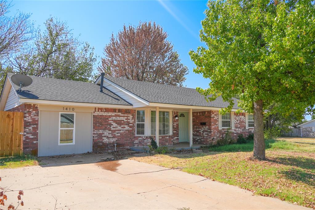 **LEASE TO OWN AVAILABLE WITH A $10,000 OPTION FEE!**Don’t miss this 4-bedroom, 1.5-bath home in Norman! Offering plenty of space with four bedrooms and a covered patio to enjoy the outdoors. Conveniently located near shopping, dining, schools, and everyday amenities with easy access around Norman. A great opportunity to make this home yours. Schedule your showing today!