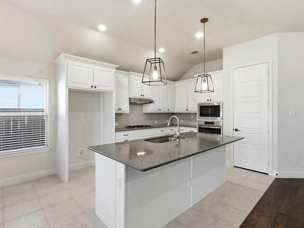 10113 Warberry Trail