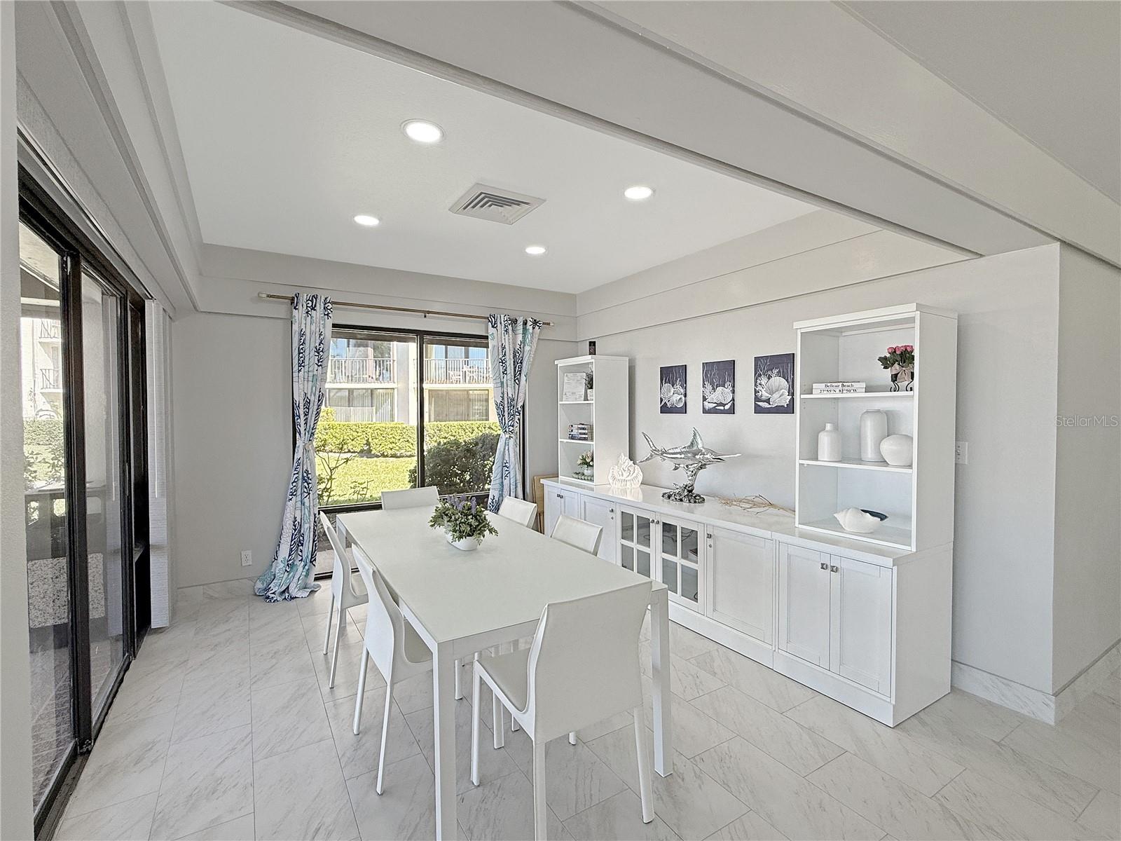 100 Oakmont Lane 101