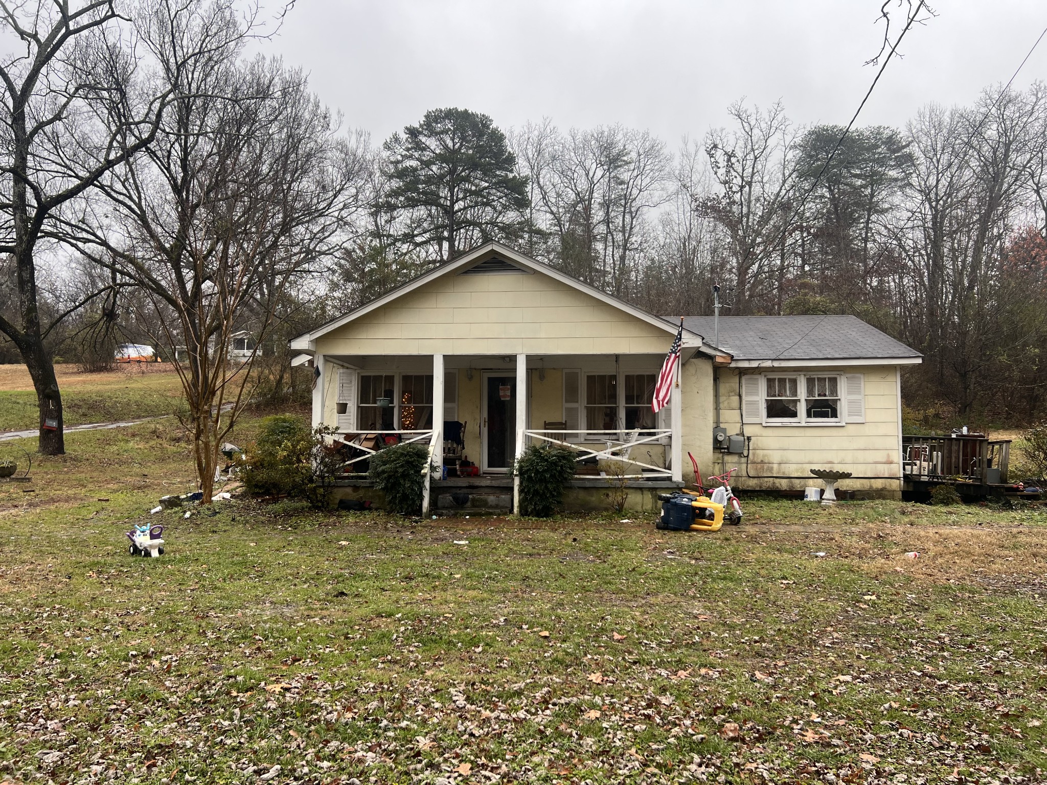 Home is being SOLD AS IS! Perfect House to fix or flip!! Great investment opportunity close to downtown Chattanooga!!!