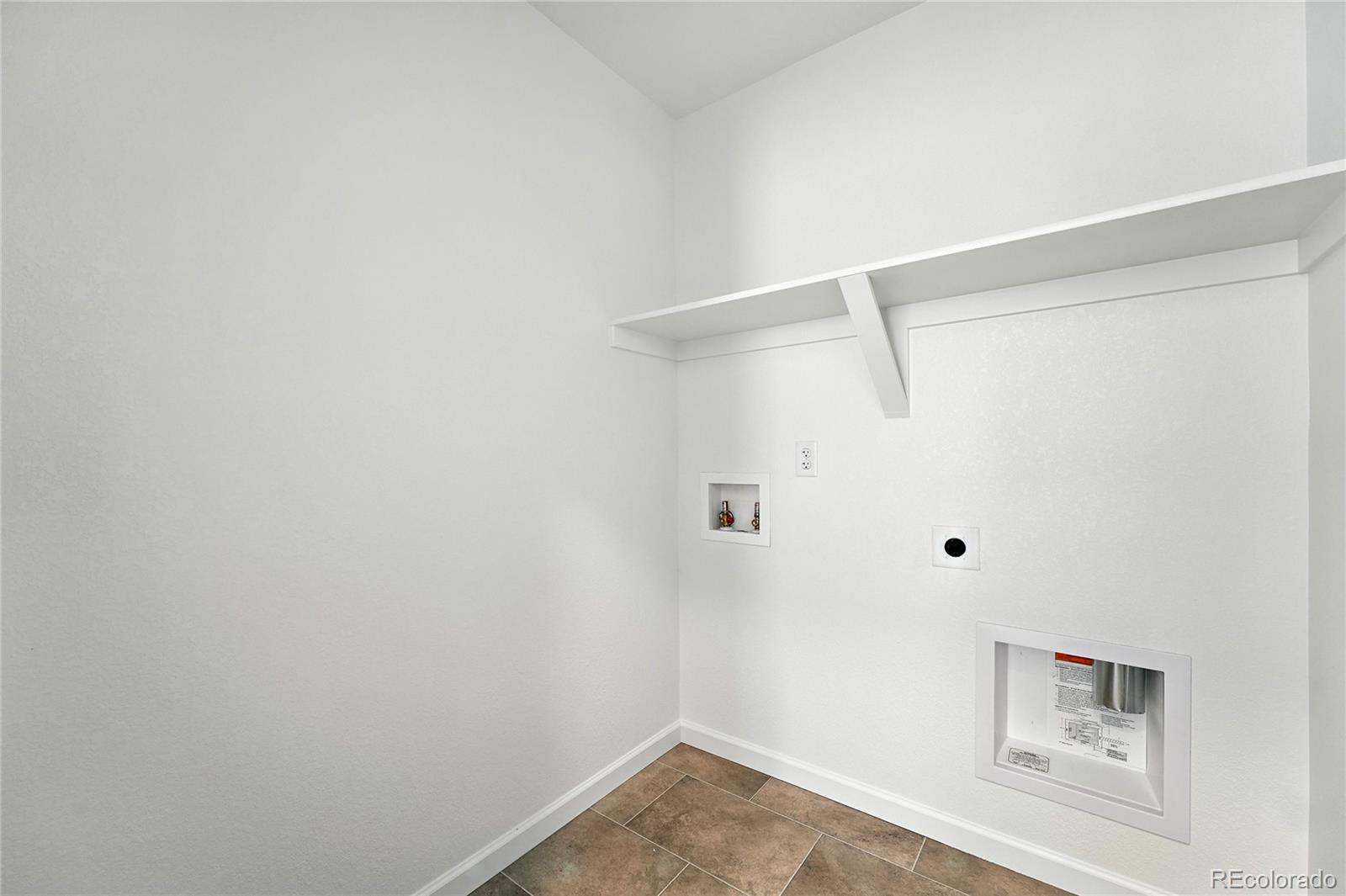 2086 Wagon Wheel Aly