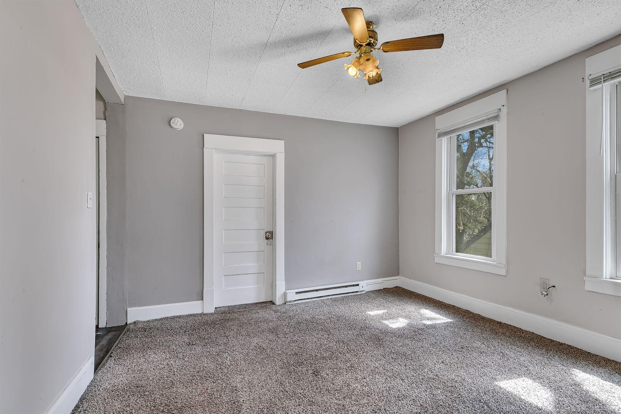 215 3rd Avenue NE