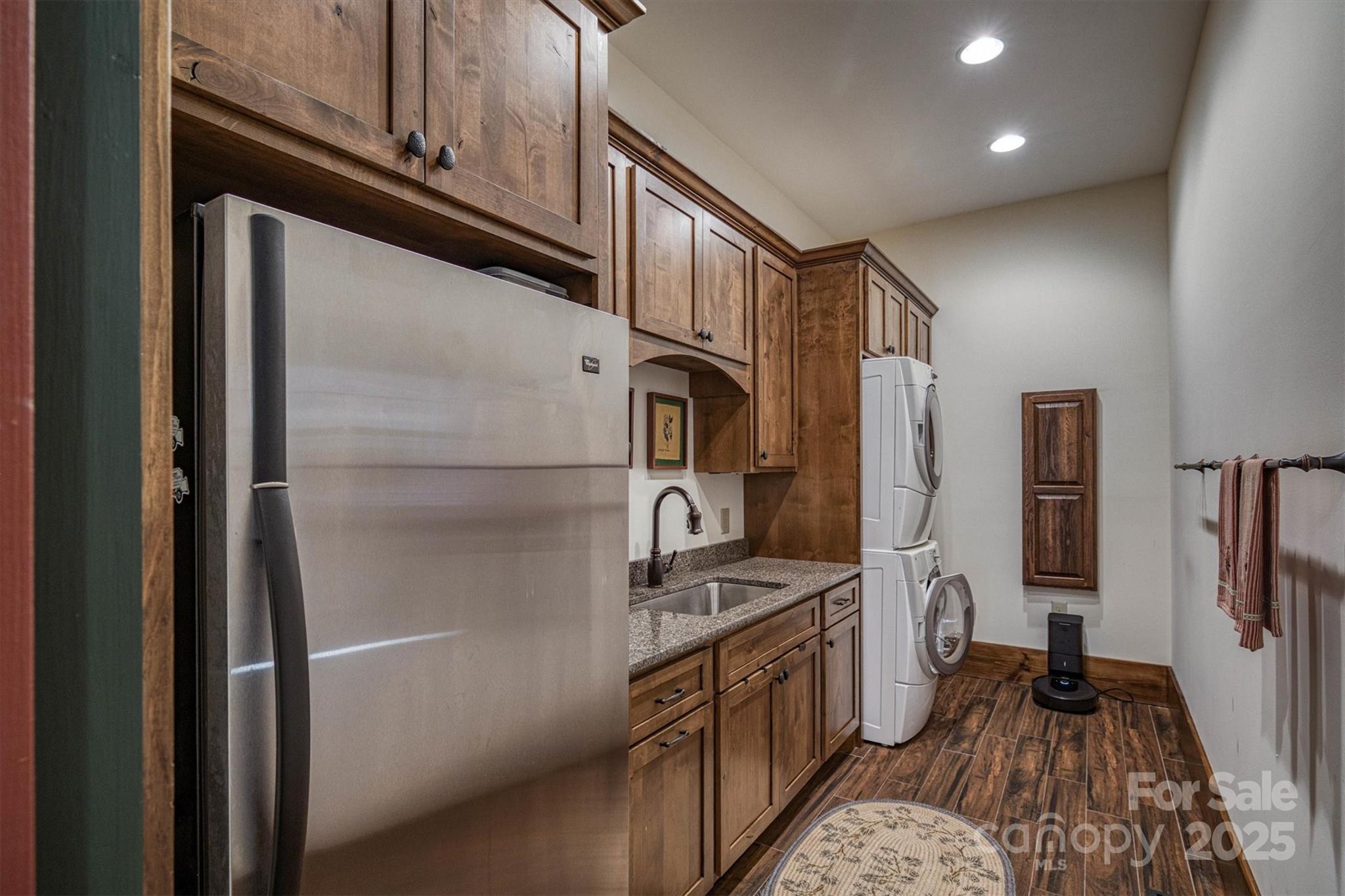 5140 Beech Bluff Drive