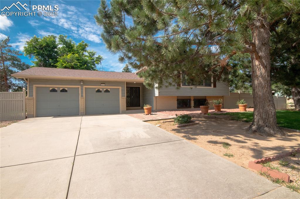 3620 E Cresta Loma Circle